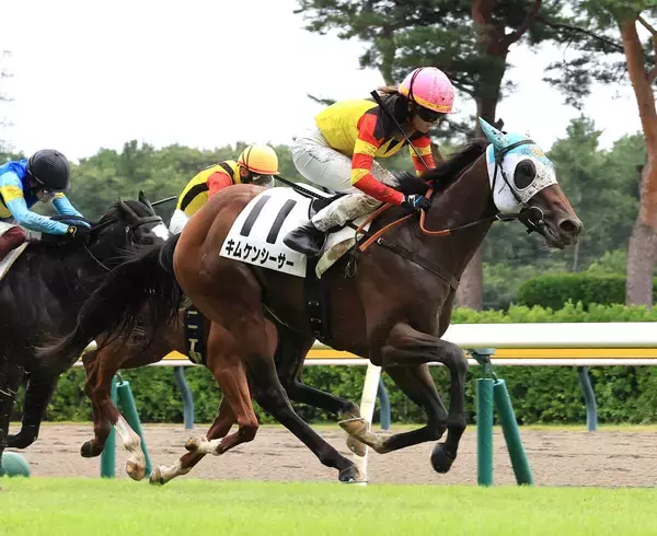 【新潟３Ｒ・２歳未勝利】今村聖奈騎手＆前川調教師の女性タッグで“初勝利”　キムケンシーサーが距離延長でＶ