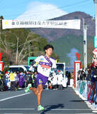 「【箱根駅伝】駒大・伊藤蒼唯が６区区間記録に迫る好走　往路７位からの復路Ｖへ　最終１０区にはエース・佐藤圭汰」の画像1