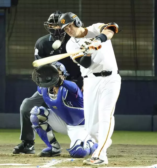 【巨人】ダルベックが場外弾　前橋の夜空に消える特大の一発でファン沸かせる