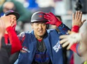 岡本和真がメジャー自己最長１３１メートル特大弾、４戦ぶり４号ソロ　本拠地では４月初、バックスクリーン上へ