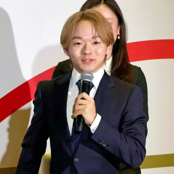 【フィギュア】イメチェン金髪、鍵山優真「全力で走りたい」　９月開幕の愛知・名古屋アジア大会で聖火ランナー…ＪＯＣ年度表彰式