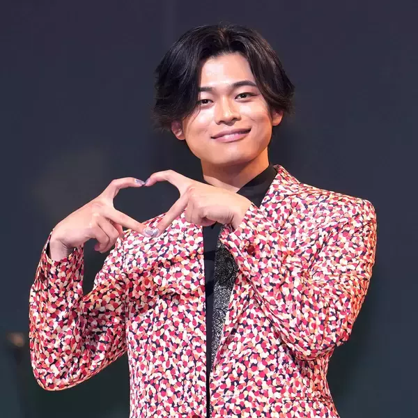 二見颯一、満員の浅草公会堂で初ソロコンサート　原点の民謡から新曲「御茶ノ水ぐらふぃてぃー」まで熱唱