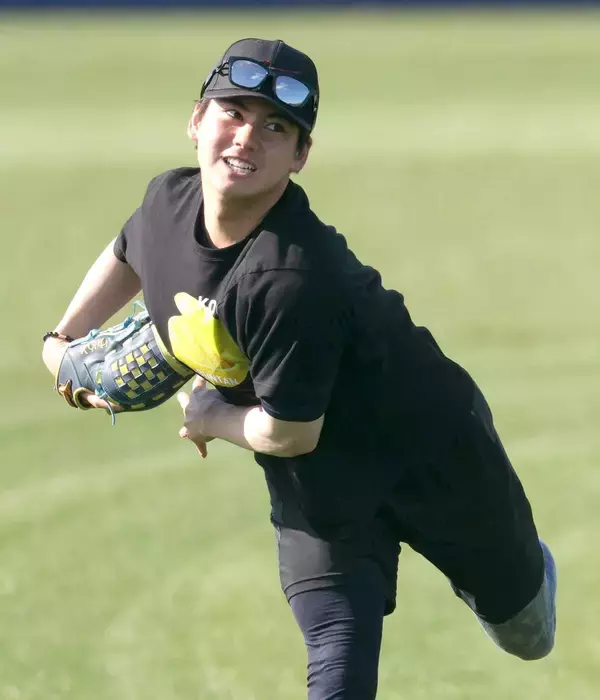 【中日】金丸夢斗がブルペン入り　捕手を座らせて40球