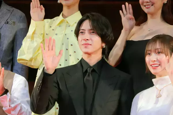 山下智久「サウナでおじさんに話しかけられる」と作品の反響を実感…家に住む時のこだわりは「日当たり一択」