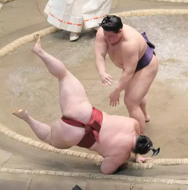 義ノ富士、取り直しの一番を逆転の首投げで制すも反省「力不足」