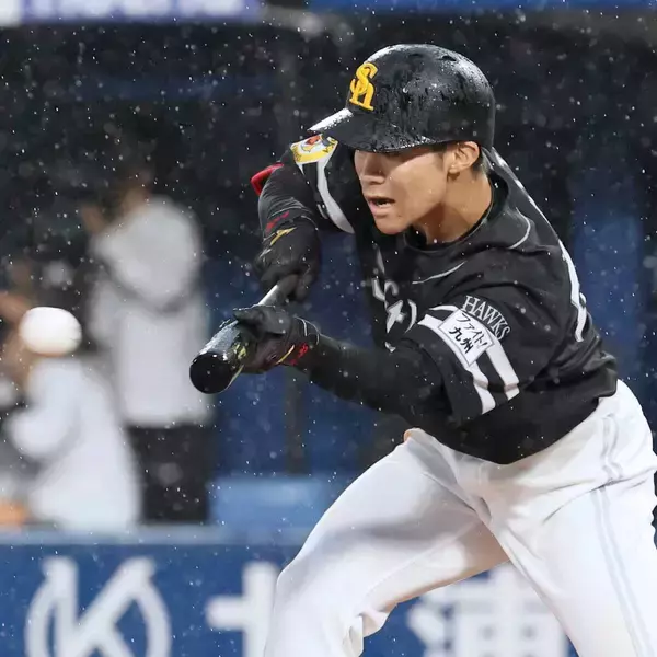 【ソフトバンク】庄子雄大「命懸け」延長１２回セーフティースクイズ成功　４時間４１分の熱戦に終止符打った「今後の野球人生が左右されるくらいの気持ちで」