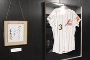 長嶋茂雄追悼展が静岡でスタート…秘蔵写真やお宝ユニホームなど約１００点を展示