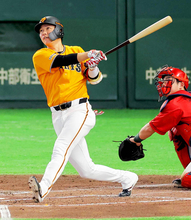 巨人・坂本勇人、一時的な“原点回帰”「試合でいろいろ変えています」弟子とのアベック弾につながる打撃スタイル