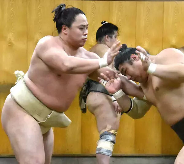 十両・琴栄峰が稽古始めで１４番　２０２６年は同学年の大関・安青錦、幕内上位の伯乃富士に「負けずについていく」