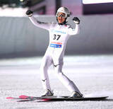 「【ジャンプＷ杯】中村直幹が自己最高２位で喜び爆発　スポンサー収入得て競技続ける「空飛ぶＣＥＯ」が無心で五輪の空を飛ぶ」の画像1