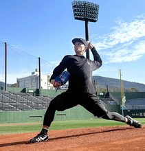 【ロッテ】小島和哉は「やり返したい」と自主トレで走り込み　神社で絵馬に記した今季の目標とは