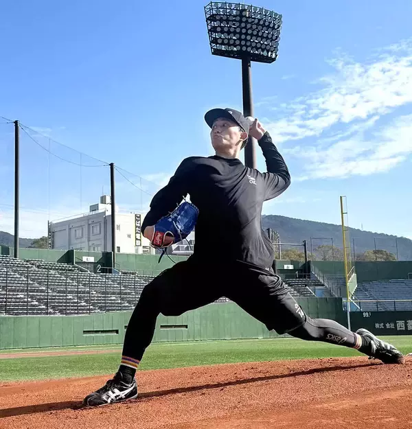 【ロッテ】小島和哉は「やり返したい」と自主トレで走り込み　神社で絵馬に記した今季の目標とは