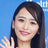 「「なんという」３児の母・近藤千尋の大胆ひざ上ミニにファン騒然「かわいすぎるわ。もうまいった…」」の画像1