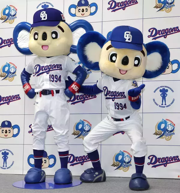 【中日】ドアラの等身大モニュメントが完成！　バンテリンドームに常設　選手が着用するユニホームに「着せ替えドアラ」