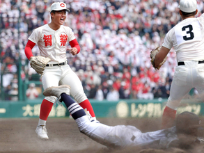 【センバツ】「逆転の智弁」が３戦連続逆転で１０年ぶり決勝進出！準々決勝・花咲徳栄戦では春最大８点差逆転　杉本真滉は１失点完投