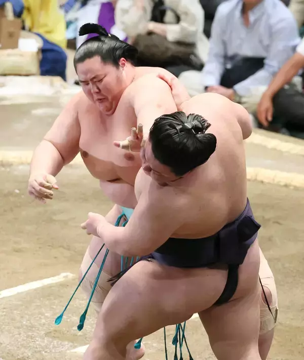 大関・琴桜が２連勝　圧力ある立ち合いで義ノ富士の良さ消した　横綱につながる相撲だ...元大関・琴風の目