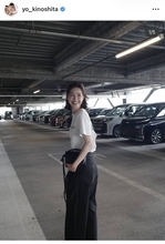 夫はサッカー日本代表ＭＦ・佐野海舟…モデル妻のラフな私服姿が素敵！「かわいい」木下桜がドライブへ