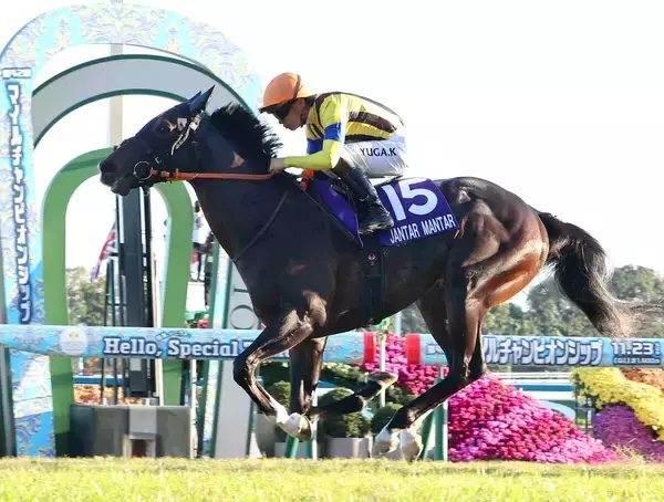 「あまりにも突然過ぎない？！」「大物種牡馬になりそう」最強マイラーの電撃引退にネット驚きとねぎらいの声続出