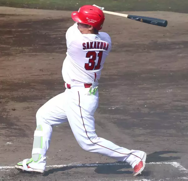 【広島】坂倉将吾が“今季１号”　大瀬良大地から右翼へ３ラン　昨季からの巻き返しへ１０年目の意地