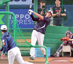 侍ジャパン・大谷翔平、衝撃フリー打撃１１発！驚異の４階席弾も　激レア機会に超満員ファンがクギ付け