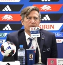 アジア杯優勝も国内テレビ放映「０」　なでしこの露出度の低さに、ニールセン監督が悩み「より魅力的なサッカーをしないと」