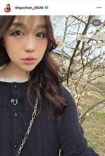 爆痩せで話題の３７歳りんごちゃん、ニット×スカート姿が「可愛い子ちゃん」「すごい痩せた」