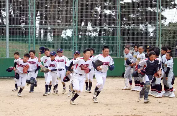 【ボーイズリーグ】ホスト大会Ｖへ岸和田阪和が初戦白星　大阪南さくら大会