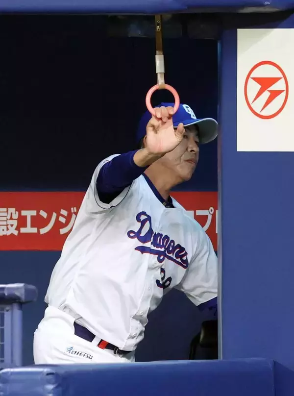 【中日】マラー怒り爆発も井上一樹監督ピシャリ「言語道断！　その後がある」自身の悪送球で先制許しグラブたたきつける…開幕６カード連続勝ち越しなしで今季ワーストタイ借金８