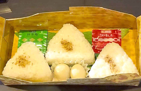 【中日】「勝利を結ぶ！塩結び」が２０分で完売！期間限定商品が２日目も大盛況　阪神ファンの姿も…販売初日は阪神戦の開幕６連敗ストップ