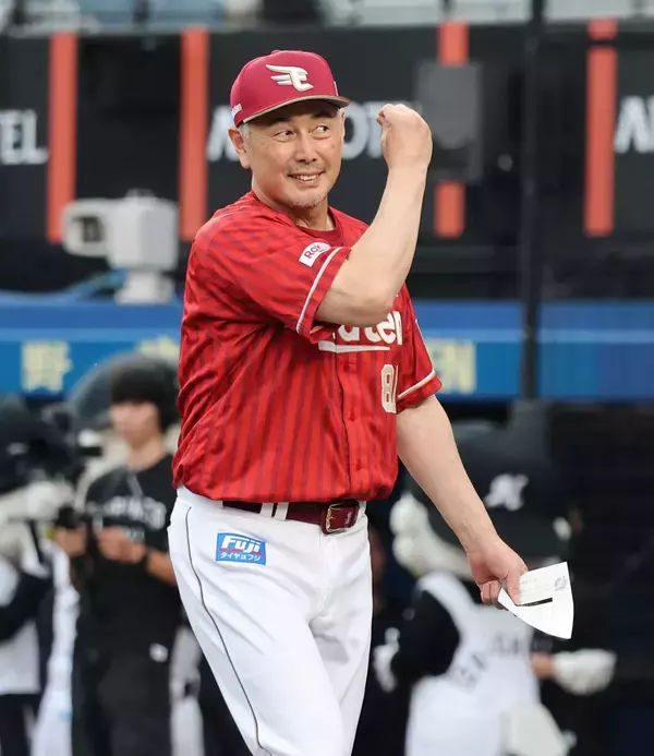 【楽天】 吉井理人新監督の初陣で先制　マッカスカーが初回に圧巻２ラン　指揮官も拍手で称賛…古巣・ロッテとの一戦
