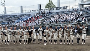 【高校野球】試合前日の丸刈りでナイン団結　古豪・甲府工、２０年ぶり夏の甲子園へ２４年Ｖ日本航空撃破で４強　山下直太郎が１５０球完投