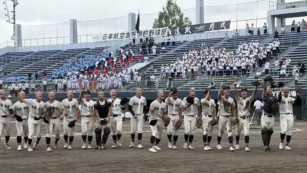 【高校野球】試合前日の丸刈りでナイン団結　古豪・甲府工、２０年ぶり夏の甲子園へ２４年Ｖ日本航空撃破で４強　山下直太郎が１５０球完投