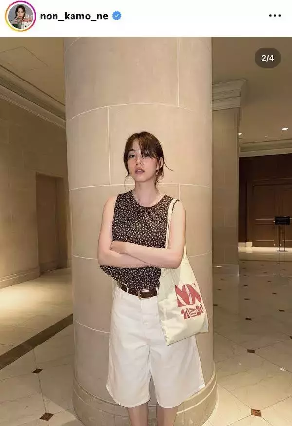 のん、ノースリ×ハーフパンツの夏コーデがステキ！「夏仕様かわいい」「夏服のんさん良い感じ」「涼しそう」
