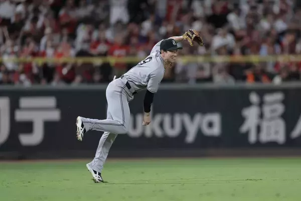【巨人】松本剛のレーザービームがさく裂！ドンピシャ送球で勝ち越し点を阻止
