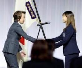 【ミラノ五輪結団式】旗手代行・坂本花織が決意表明　２大会連続メダルへ「負けず嫌いな性格を発揮し、ストイックに全身全霊」