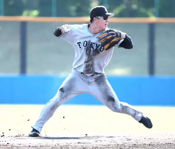 【巨人】「おー！」ルーキーの好守に２軍戦のスタンドが沸く　ドラ５小浜佑斗がダイビングキャッチ