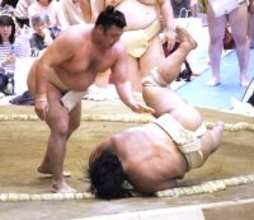 大関復帰の霧島、相撲を取る稽古を再開　若手の藤凌駕と１３番　今後も「動きの速い、若い力士とやってみたい」