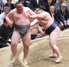 新入幕の若ノ勝が、テレビ解説の師匠・湊川親方の前で勝ち越し　「知ってました。よかったです」