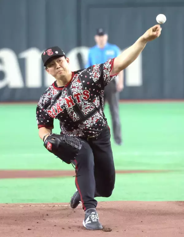 【巨人】小笠原慎之介がＪＯＲＤＡＮユニホームで先発　初回無失点スタート　泉口友汰の好守備にも助けられる