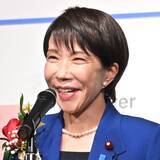 「高市首相の最新ビジュアルに騒然「今までとは…」「美しい」「綺麗すぎ」「リップの色」「スタイルいい」」の画像1