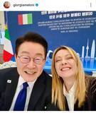 「メローニ首相　韓国大統領との自撮り２ショットが「美しい」「ゴージャス」「クール」「かっこいい」と反響」の画像1