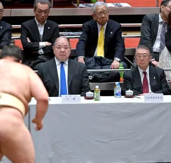横審の稽古総見　八角理事長は「厳しさが足りない。やらされている力士が多い。自分からやらないといけない」
