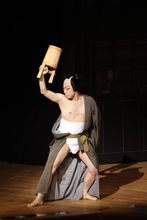 ８代目尾上菊五郎襲名披露のラストを飾る全国巡業が満員のスタート　「藤娘」「魚屋宗五郎」で深みある芸を披露