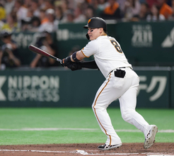 【巨人】丸佳浩が通算２０００安打まであと「５０」首位攻防大一番のスタメン起用に応える