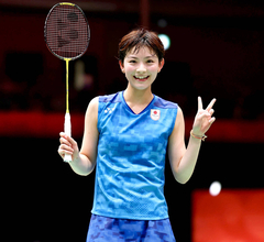【バドミントン】日本女子団体が銀メダル以上確定！　２０歳・宮崎友花が流れ引き寄せ、逆転勝ちで２大会ぶり決勝進出…アジア大会