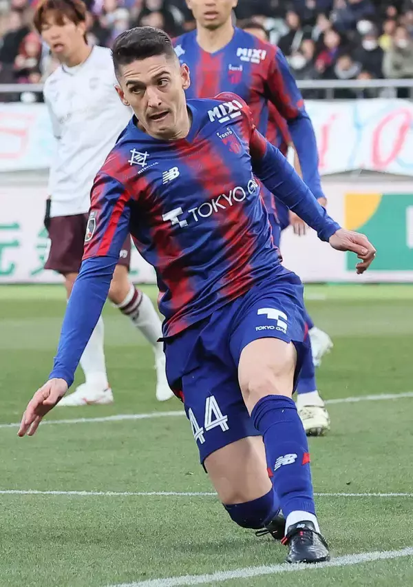 京都がＦＣ東京からＤＦエンリケ・トレヴィザンを完全移籍で獲得