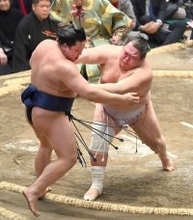 友風が前に出て２勝目　「引く気持ちはまったくなかった。一つのスイッチ（が入ったの）かなと思います」