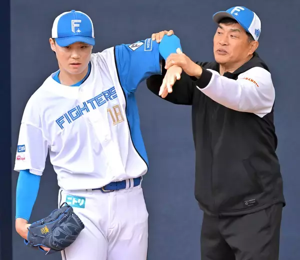 【日本ハム】新庄剛志監督がスクリュー習得の山崎福也に期待「すごく合ってるんじゃないかと」