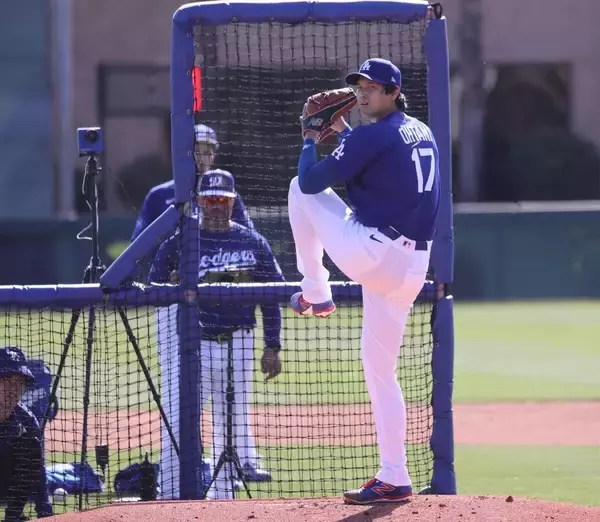 「衝撃的」大谷翔平が初実戦登板で４人から２Ｋ　サイ・ヤング賞も「チャンスが十分にある」