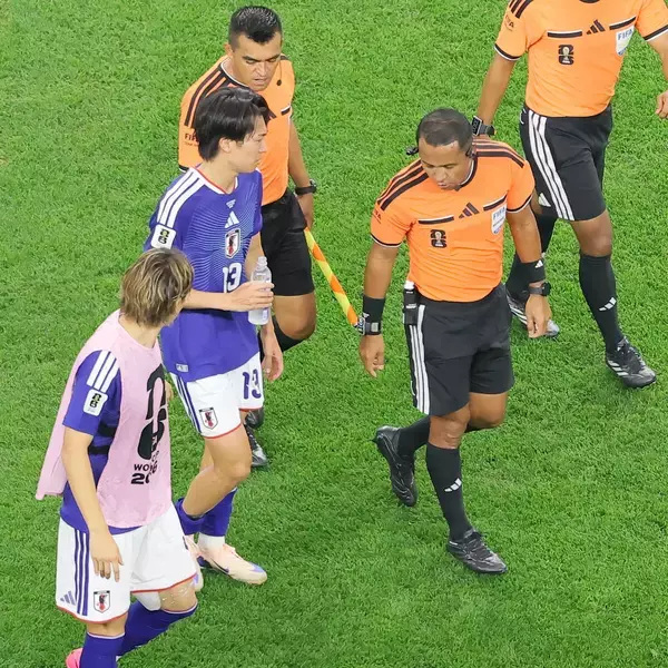 【Ｗ杯】森保ジャパン失点につながった「魔の１１５秒」　先制直後に中村敬斗がソックス履き替え命じられ数的不利に